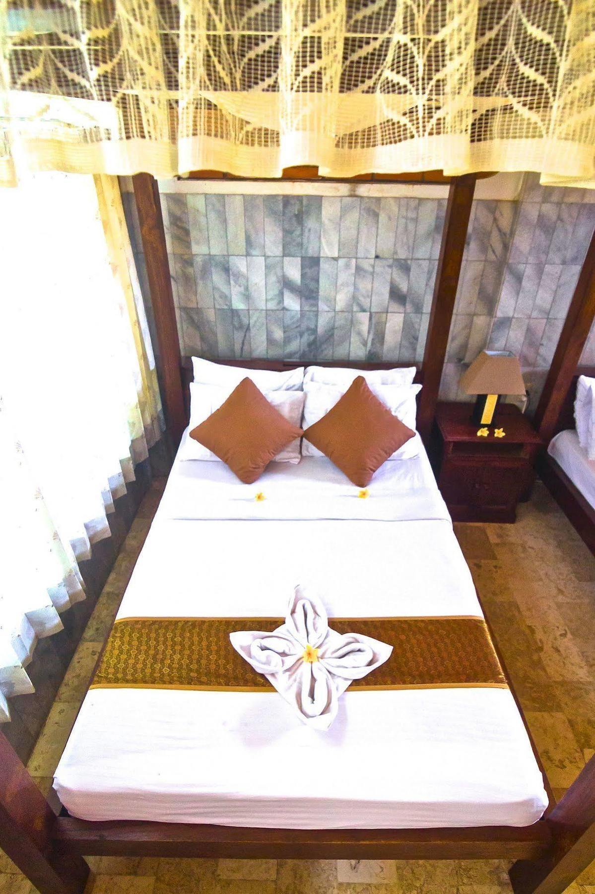 Puri Wisata Balinese Style Hotel スミニャック エクステリア 写真